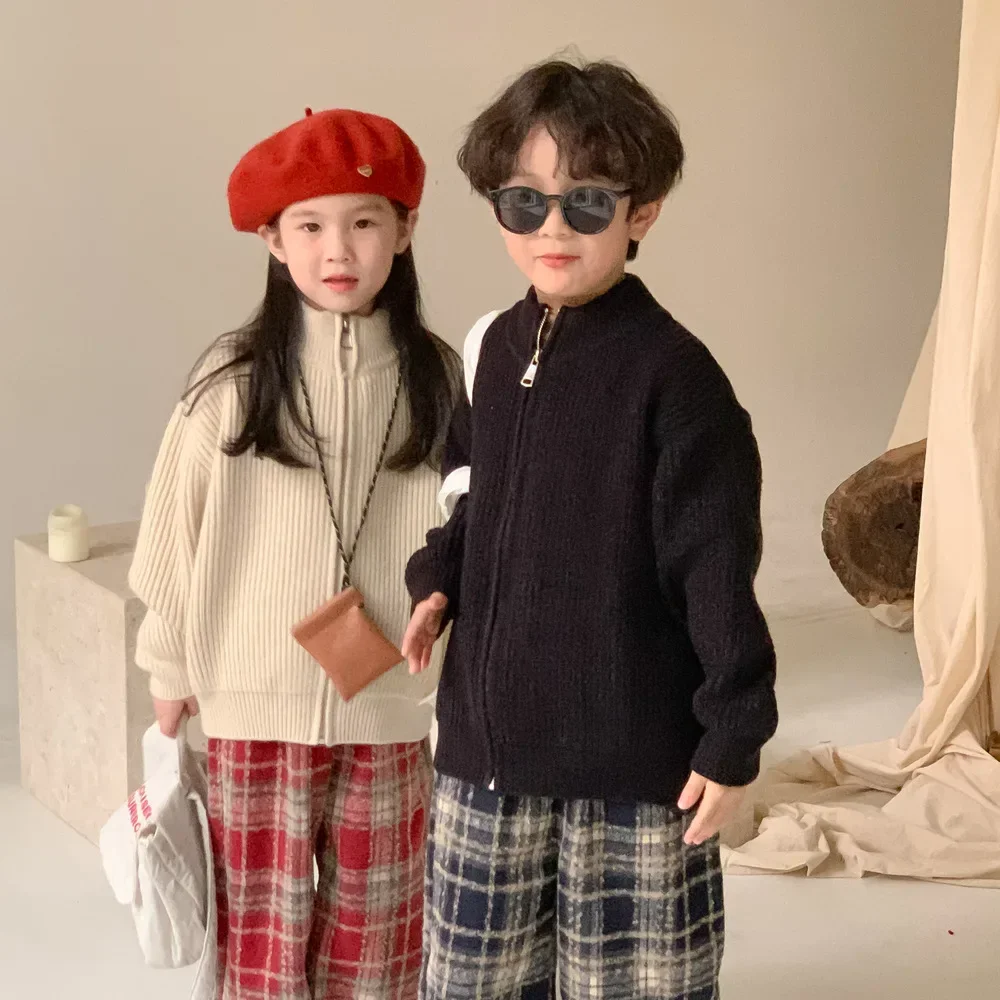 Boys warm knitwear Children sweater cardigans Girls Autumn Winter solid color zipper knitted coats
Boys warm knitwear Children sweater cardigans Girls Autumn Winter solid color zipper knitted coats