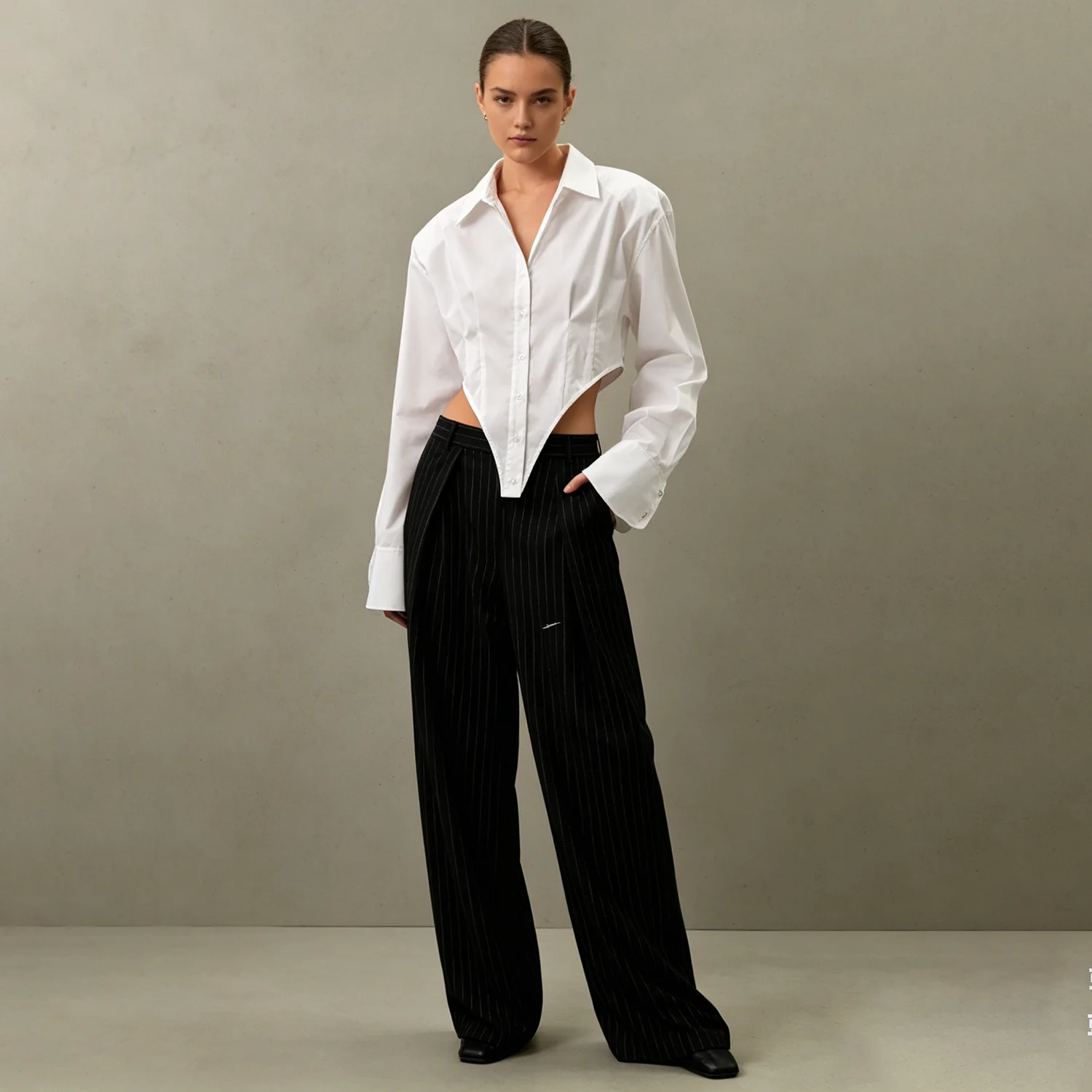 LIMO Women's Irregular Hem White Shirt Long Sleeve Button Down Blouse
LIMO Women's Irregular Hem White Shirt Long Sleeve Button Down Blouse