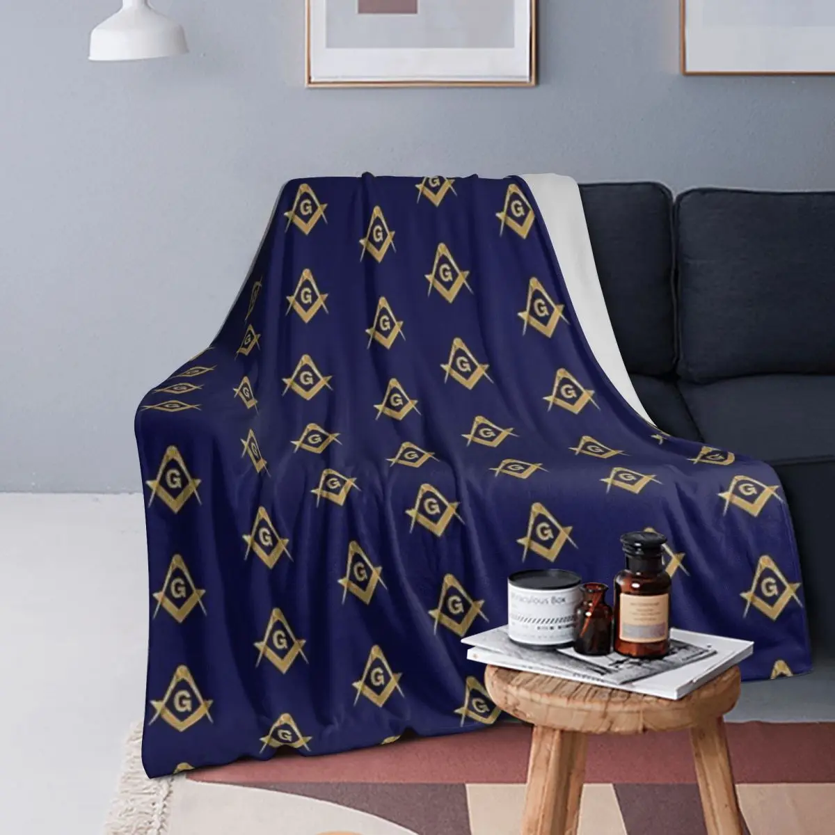 Freemason Pattern Gold Blue Square And Compass Masonic Blankets Soft Warm Flannel Throw Blanket Plush for Bed Living room Picnic
Freemason Pattern Gold Blue Square And Compass Masonic Blankets Soft Warm Flannel Throw Blanket Plush for Bed Living room Picnic