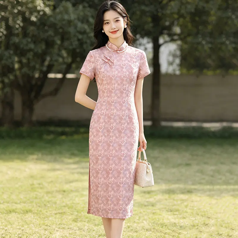 Spring Summer Pink Printed New Chinese Suzhou Long Qipao Improved Young New Female Qipao Dress
Spring Summer Pink Printed New Chinese Suzhou Long Qipao Improved Young New Female Qipao Dress