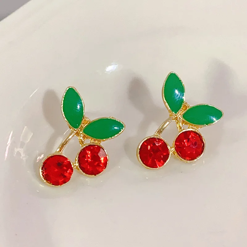 Sweet Cherry Earrings for Women Red Cherry Fruit Stud Earring Cute Girl Simple Exquisite Edition Luxury Designer Jewelry
Sweet Cherry Earrings for Women Red Cherry Fruit Stud Earring Cute Girl Simple Exquisite Edition Luxury Designer Jewelry