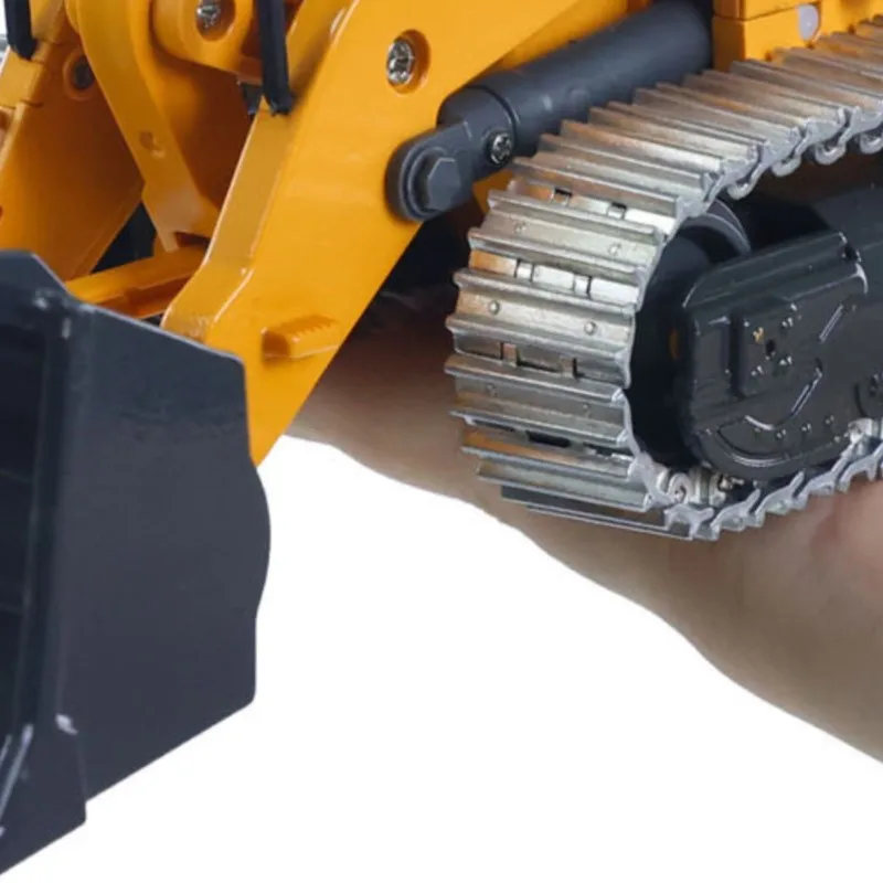 Новый радиоуправляемый погрузчик 636 RC Loader RTR, строительная техника, масштаб 1:50, с металлическим ковшом, гусеницами, рыхлителем, модель RTR со светом, звуком и батареей, игрушка
Новый радиоуправляемый погрузчик 636 RC Loader RTR, строительная техника, масштаб 1:50, с металлическим ковшом, гусеницами, рыхлителем, модель RTR со светом, звуком и батареей, игрушка