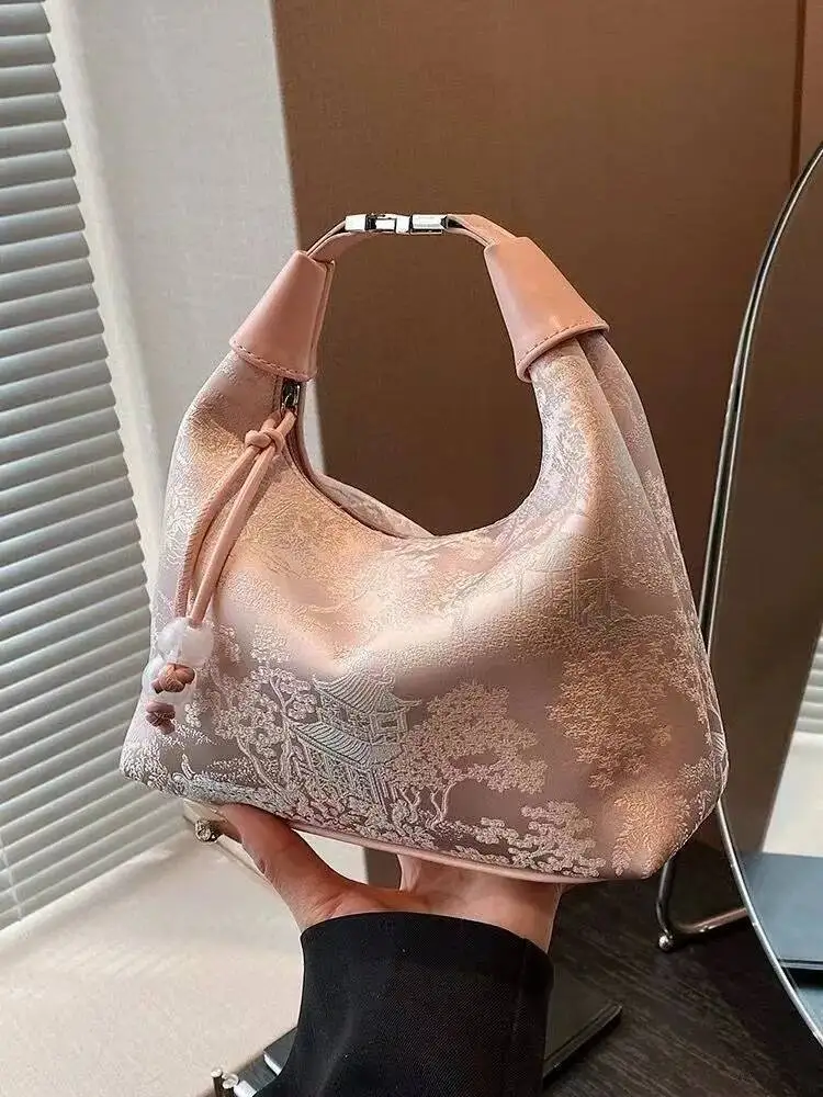 Bloom Chinese Style Pink Underarm Bag For Women Fairycore Aesthetic Embroidered Purse Ladies Retro Handle Crossbody Bags Chic
Bloom Chinese Style Pink Underarm Bag For Women Fairycore Aesthetic Embroidered Purse Ladies Retro Handle Crossbody Bags Chic