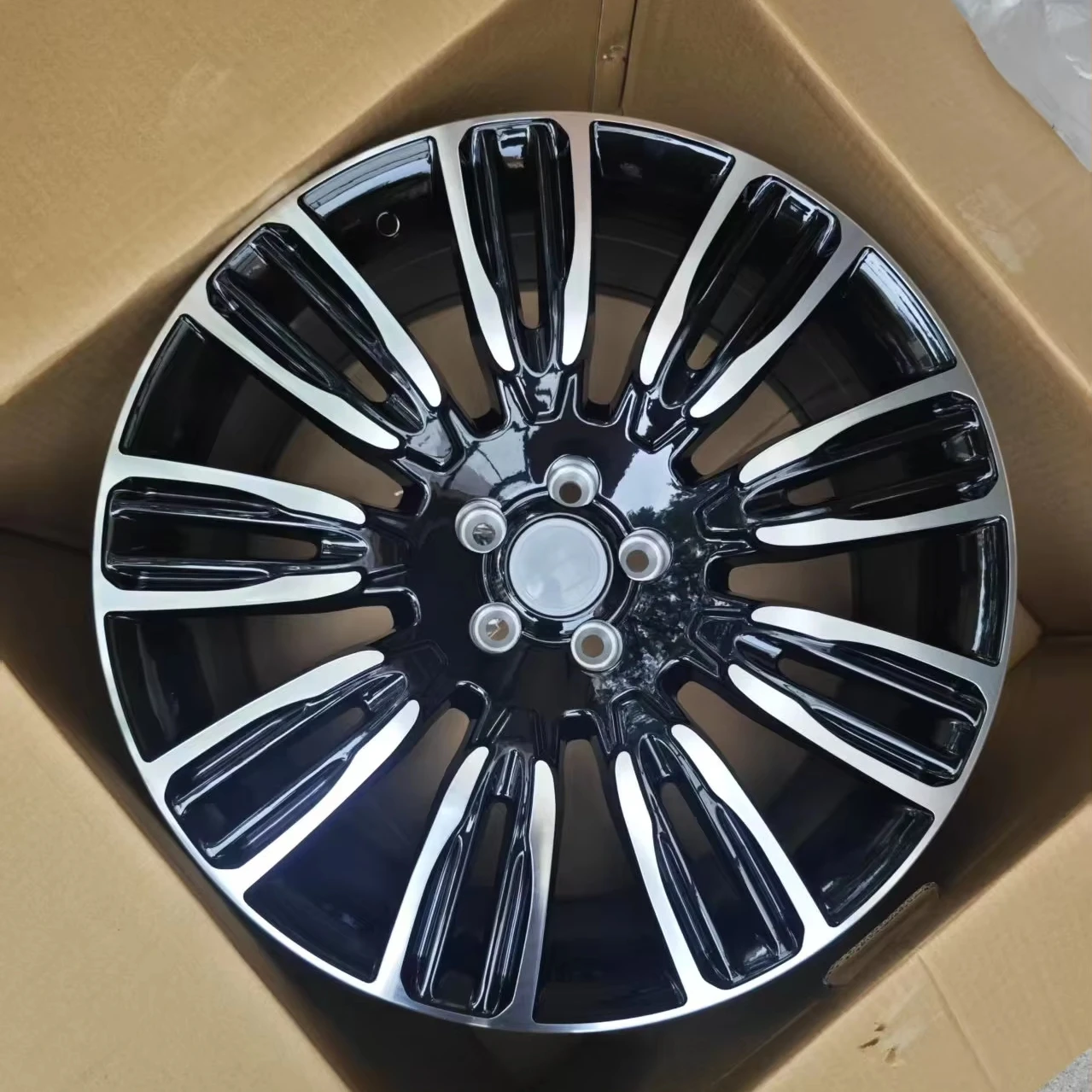 Factory direct delivery Passenger Car Wheel 19 20 21 22 Inch 9.5J 45 ET 5x108 5x120 PCD 72.6 63.4 CB for Velar
Factory direct delivery Passenger Car Wheel 19 20 21 22 Inch 9.5J 45 ET 5x108 5x120 PCD 72.6 63.4 CB for Velar