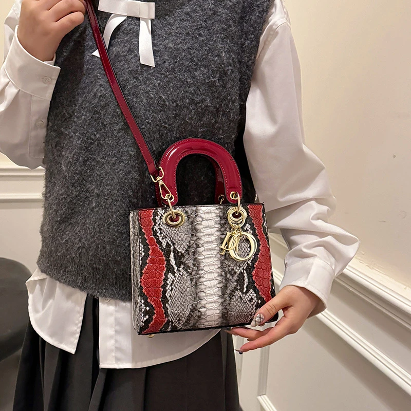 Ladies Tote Bag Made Of Premium Leather Spacious And Lightweight Classic Elegant Design Luxury Brand Fashionable
Ladies Tote Bag Made Of Premium Leather Spacious And Lightweight Classic Elegant Design Luxury Brand Fashionable