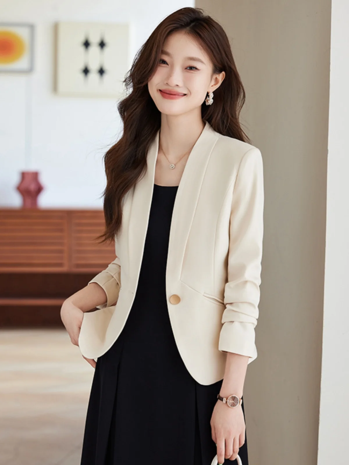 Универсальный женский костюм: повседневный, для невысоких, весна-осень, элегантный, для работы, с длинным рукавом, на одной пуговице
Универсальный женский костюм: повседневный, для невысоких, весна-осень, элегантный, для работы, с длинным рукавом, на одной пуговице