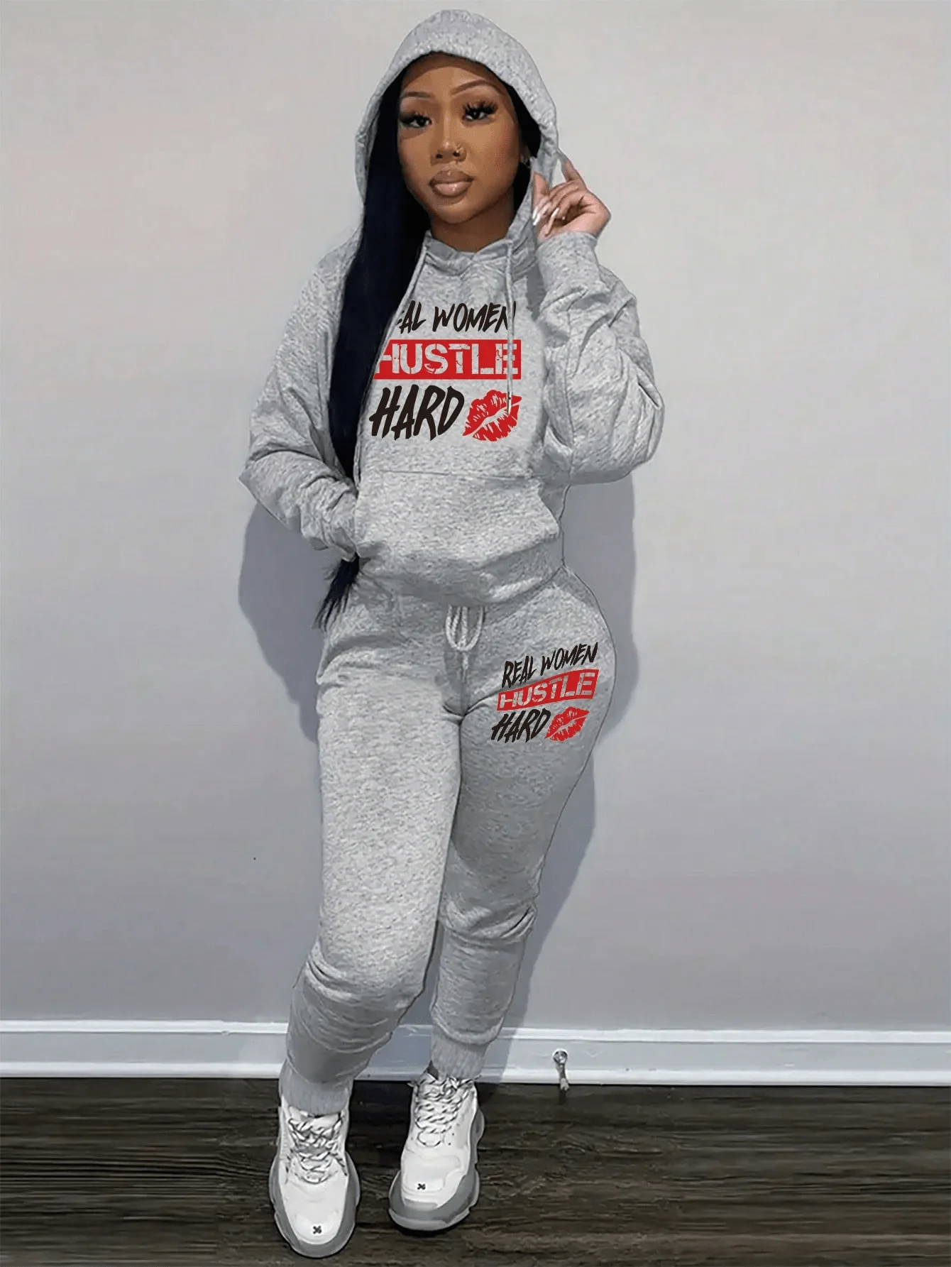 Women's Gray Fleece Hoodie & Joggers Set with Bold Lettering and Lip Print, Loose Fit, Autumn Winter Warm Outfit
Women's Gray Fleece Hoodie & Joggers Set with Bold Lettering and Lip Print, Loose Fit, Autumn Winter Warm Outfit
