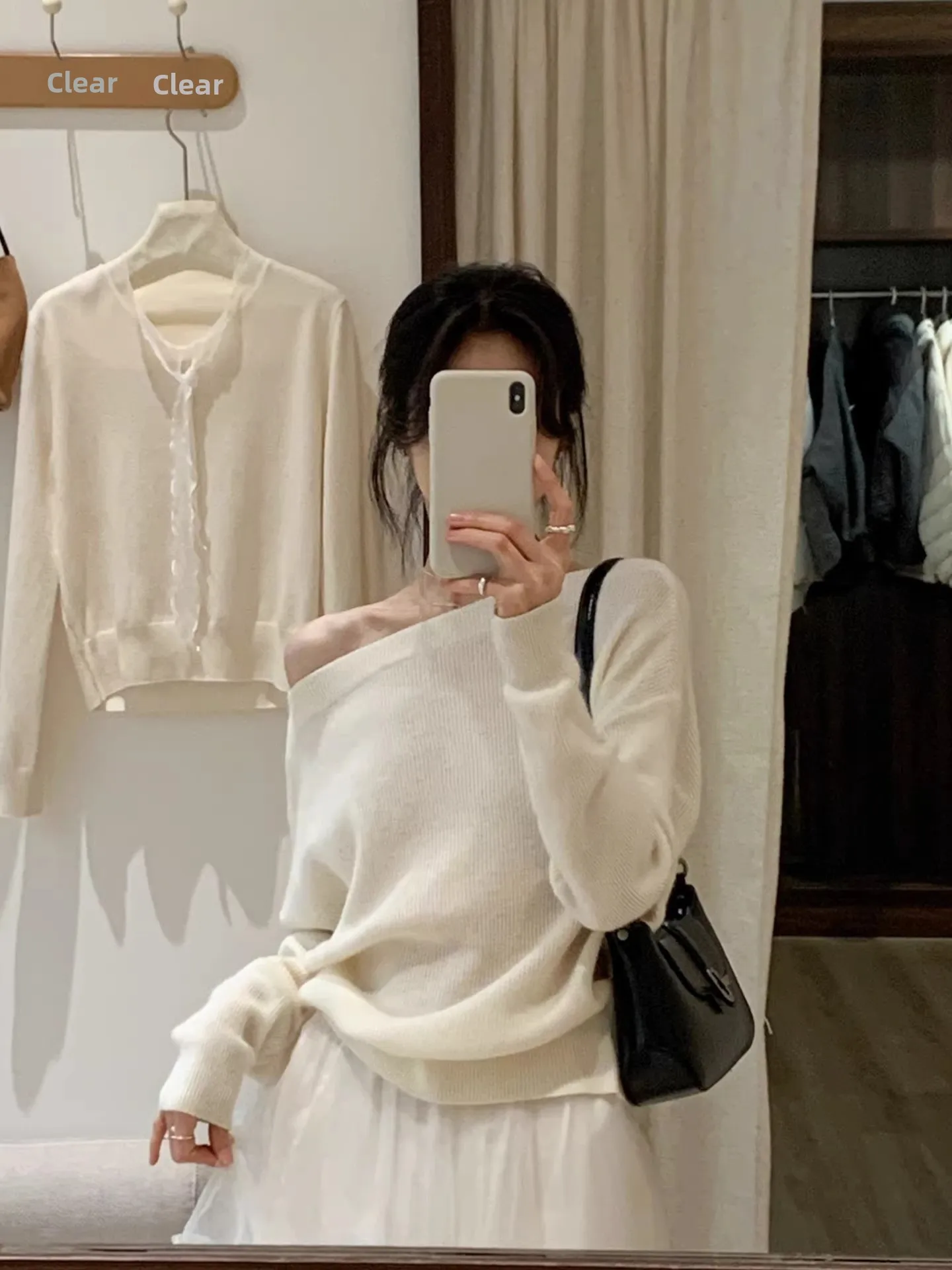 Korean Style Honey Bear Velvet Slant Shoulder Sweater Women's Loose Fit Gentle Personality Top New Winter Fashion 2026
Korean Style Honey Bear Velvet Slant Shoulder Sweater Women's Loose Fit Gentle Personality Top New Winter Fashion 2026