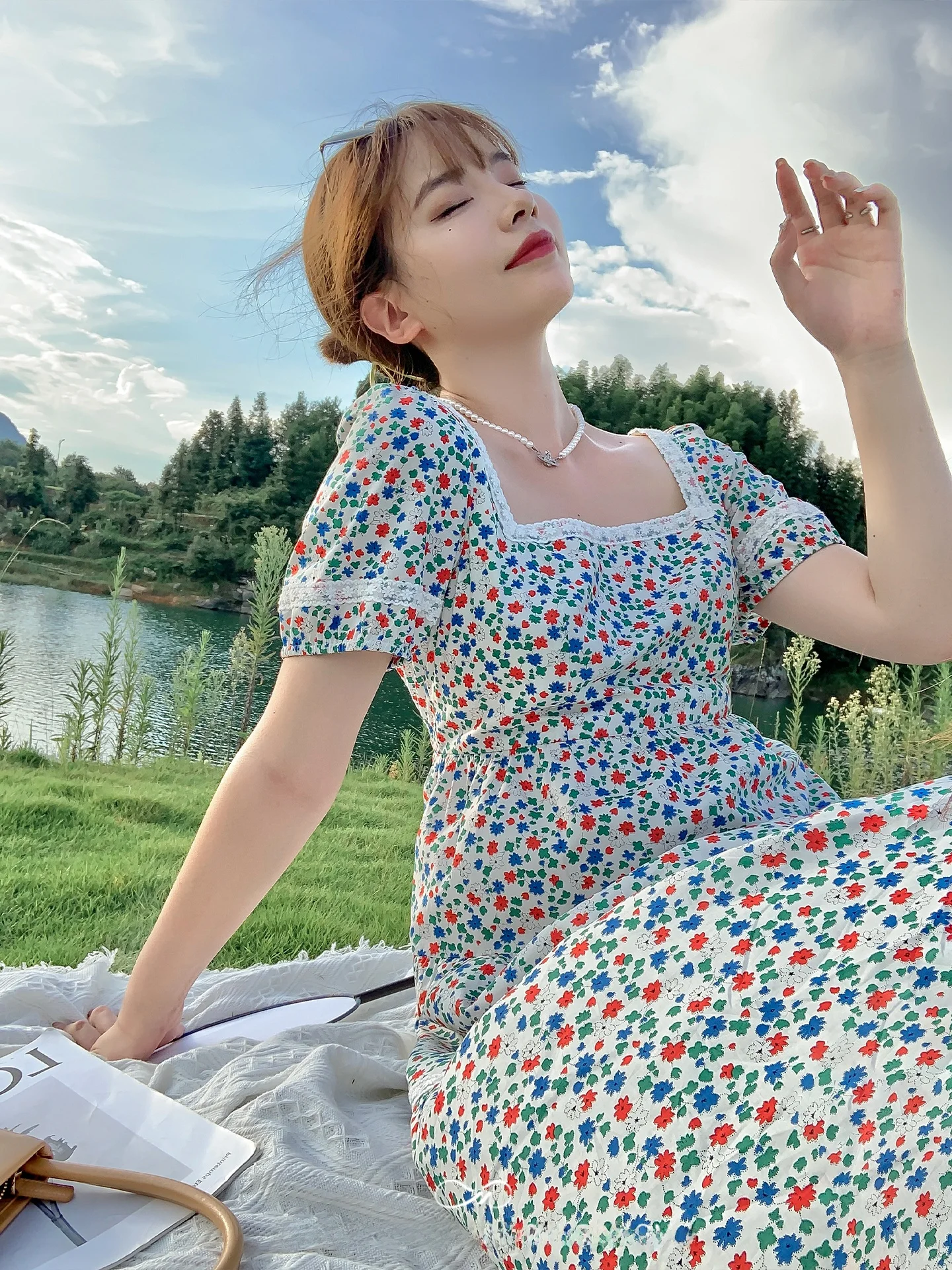 Летнее хлопковое платье больших размеров с цветочным принтом, квадратным вырезом, французскими рукавами, свободного кроя, с завышенной талией, для полных женщин
Летнее хлопковое платье больших размеров с цветочным принтом, квадратным вырезом, французскими рукавами, свободного кроя, с завышенной талией, для полных женщин