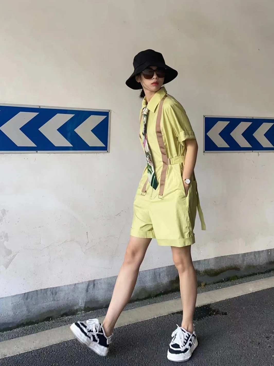 Faionable een Splice Wide Leg Jumpsuit High Waist ort Pants Original Design Zipper Closure Workwear Sle Summer New Ar...
Faionable een Splice Wide Leg Jumpsuit High Waist ort Pants Original Design Zipper Closure Workwear Sle Summer New Ar...