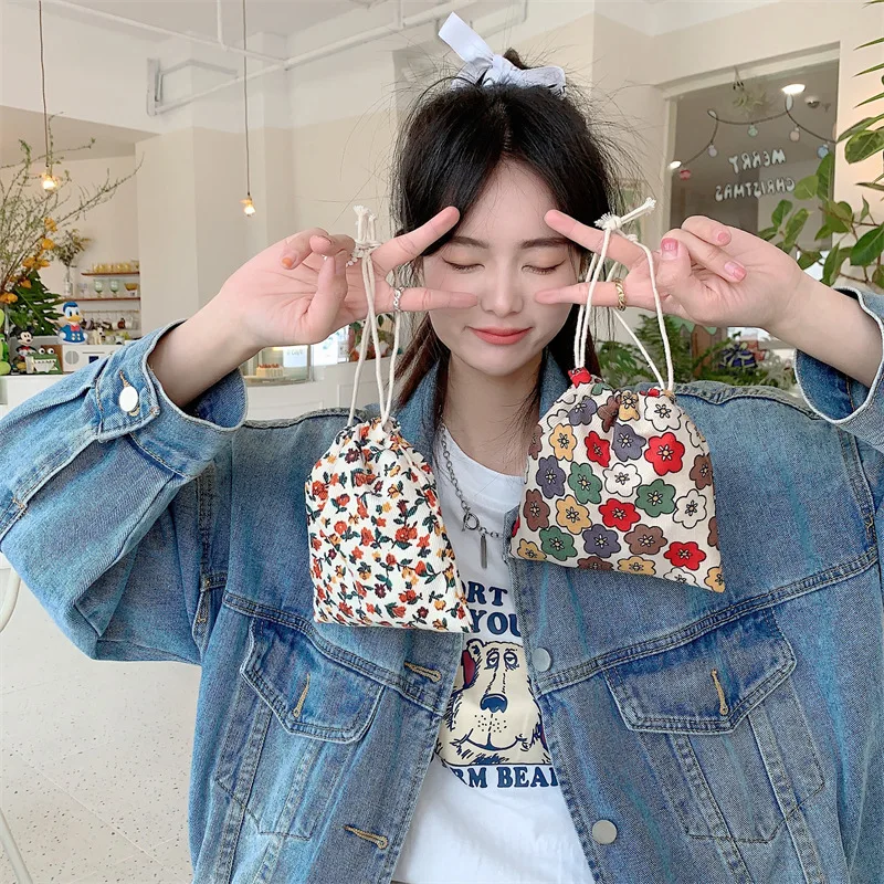 Plaid Floral Canvas Drawstring Bag Christmas Gift Candy Jewelry Organizer Cosmetic Bag Coins Purse Small Storage Bag Handbag
Plaid Floral Canvas Drawstring Bag Christmas Gift Candy Jewelry Organizer Cosmetic Bag Coins Purse Small Storage Bag Handbag