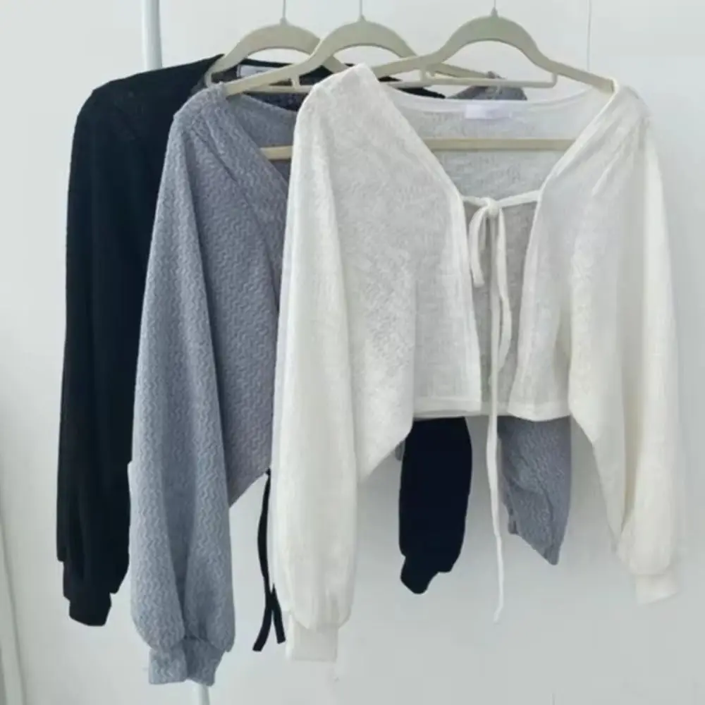 Casual Thin Knitted Cardigan Shawl Sunscreen Y2k Versatile Strap Short Coat Sunshade Lace-Up Knitwear Tops Spring Summer
Casual Thin Knitted Cardigan Shawl Sunscreen Y2k Versatile Strap Short Coat Sunshade Lace-Up Knitwear Tops Spring Summer