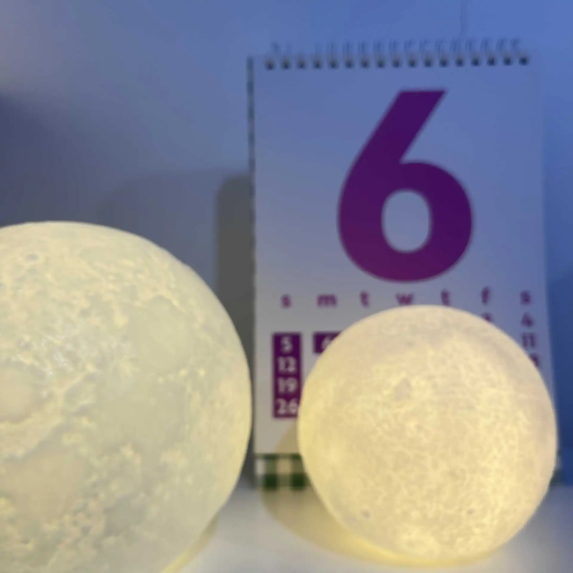 Лампа в виде Луны, 8 см, с питанием от аккумулятора, с подставкой, звездная лампа, декор для спальни, ночники, детский подарок, Лунная лампа 
Лампа в виде Луны, 8 см, с питанием от аккумулятора, с подставкой, звездная лампа, декор для спальни, ночники, детский подарок, Лунная лампа