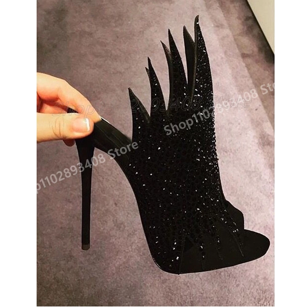 Black Crystals Strange Design Peep Toe Slippers Runway Stiletto High Heel Fashion Hot Girls Women Shoes 2025 Summer Para Mujere
Black Crystals Strange Design Peep Toe Slippers Runway Stiletto High Heel Fashion Hot Girls Women Shoes 2025 Summer Para Mujere