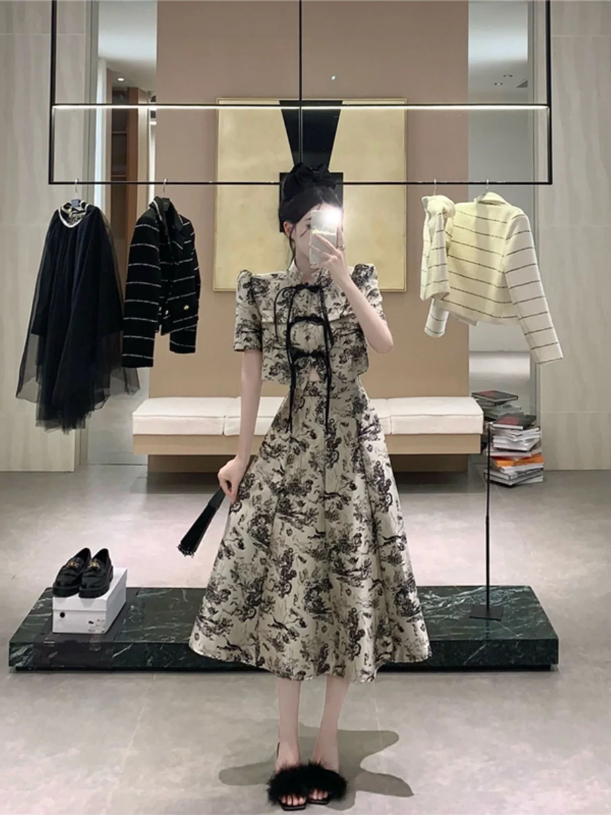 Elegant Chinese Style Short Sleeve High Waist Slim Fit Half Body Long Skirt Women's Summer Fashion Set High Quality Two Pieces
Elegant Chinese Style Short Sleeve High Waist Slim Fit Half Body Long Skirt Women's Summer Fashion Set High Quality Two Pieces