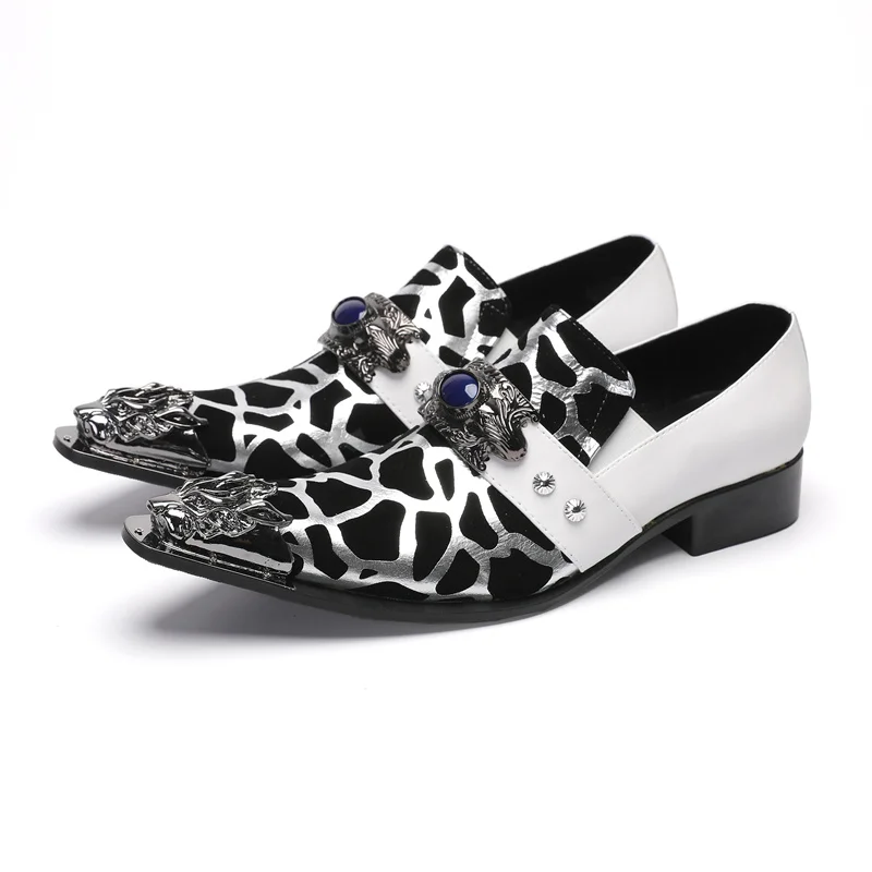 Men's pointed leather shoes, metal handmade leather shoes, black banquet wedding fashionable leather shoes
Men's pointed leather shoes, metal handmade leather shoes, black banquet wedding fashionable leather shoes