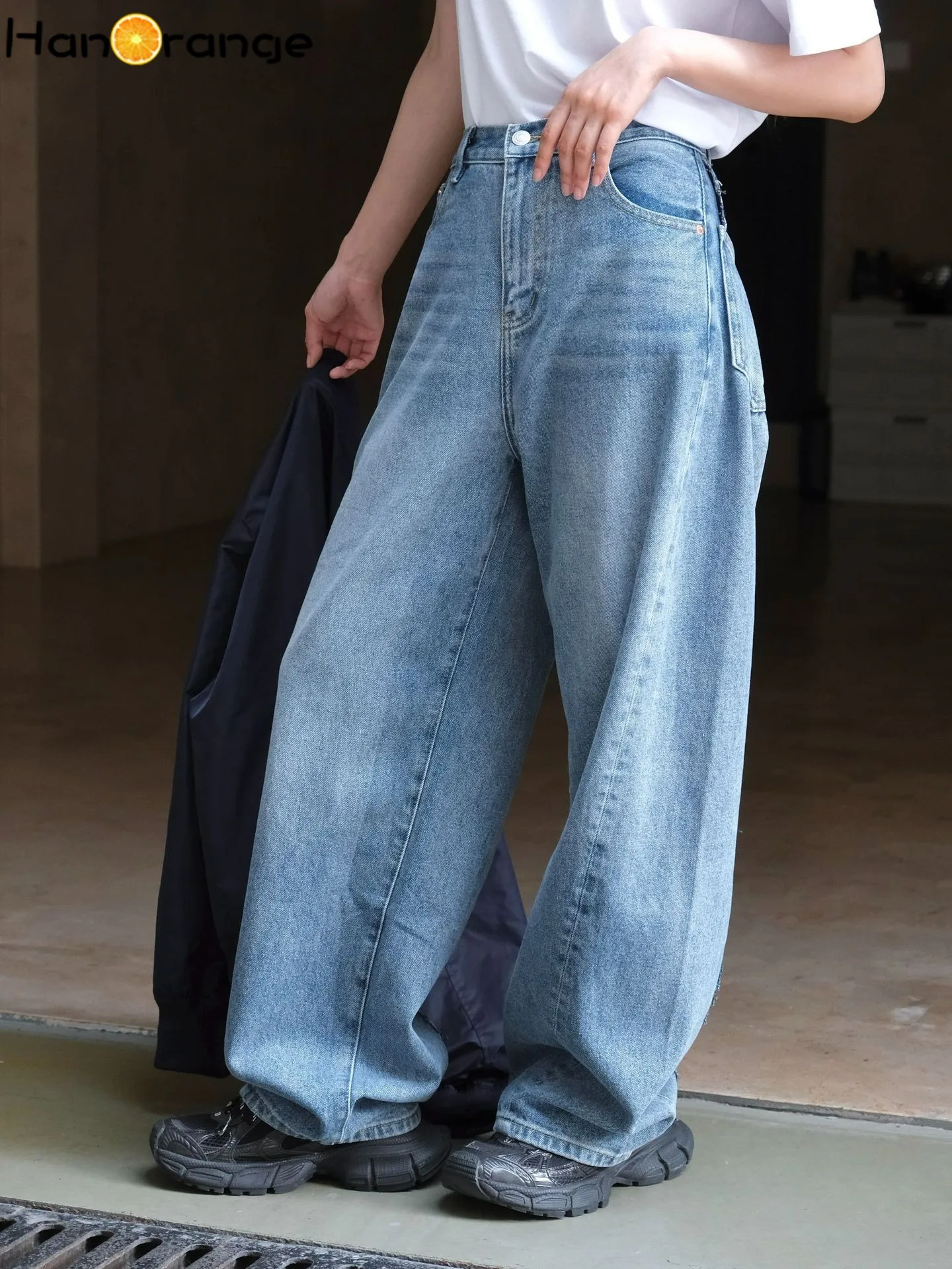 HanOrange 2025 Autumn Wide Leg Curved Jeans Women Loose Raw Edge Casual Denim Trousers Blue
HanOrange 2025 Autumn Wide Leg Curved Jeans Women Loose Raw Edge Casual Denim Trousers Blue