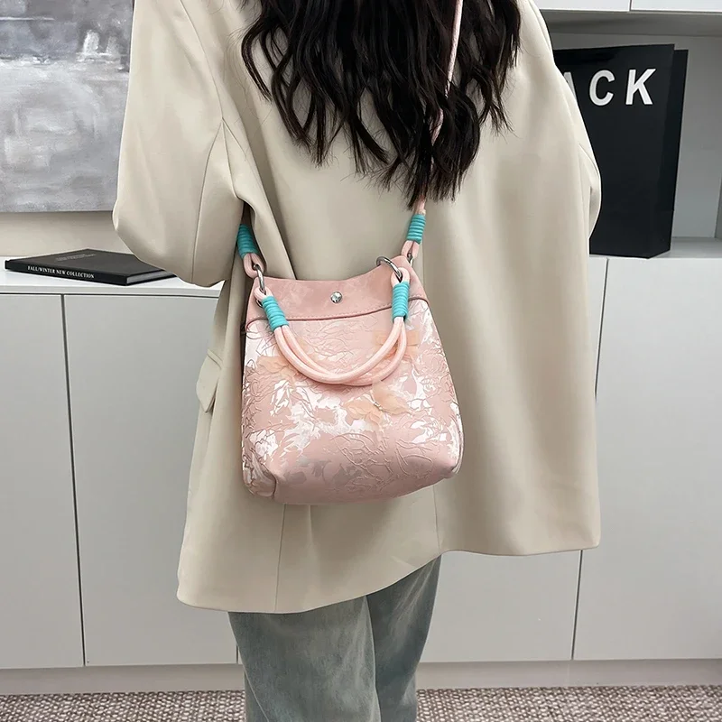 Minimalist Vintage Diaper Bag Women's Elegant Crossbody Handbag Luxury Designer Tote Leather For Trendy And Stylish Moms
Minimalist Vintage Diaper Bag Women's Elegant Crossbody Handbag Luxury Designer Tote Leather For Trendy And Stylish Moms
