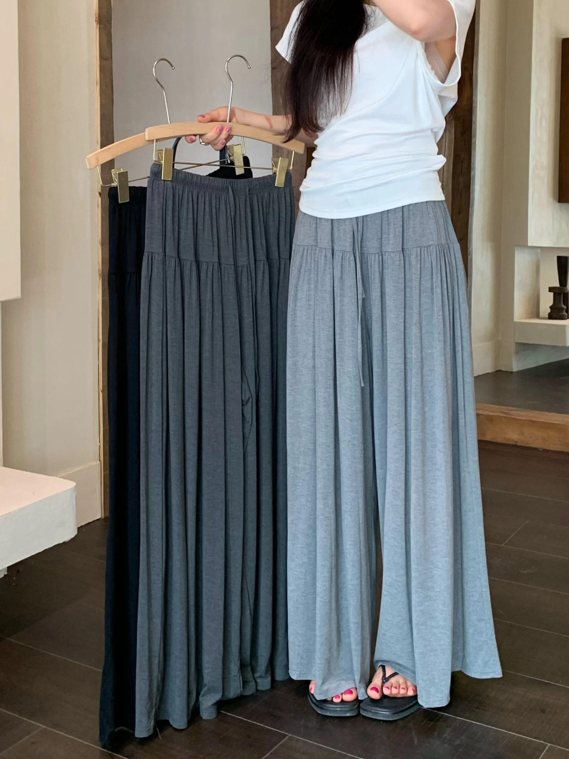 Summer New Women's High Waist Loose Wide Leg Casual Pants Pure Color Drapey Versatile Skirt Pants Straight Cut Trousers
Summer New Women's High Waist Loose Wide Leg Casual Pants Pure Color Drapey Versatile Skirt Pants Straight Cut Trousers