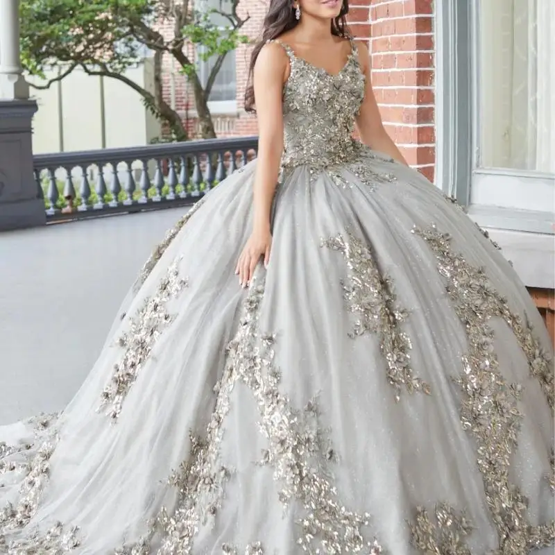 Princess Pink Quinceanera Dresses Spaghetti With Cap Lace Sequins Appliques Ball Gown Beading Vestido De 15 Anos YQD168
Princess Pink Quinceanera Dresses Spaghetti With Cap Lace Sequins Appliques Ball Gown Beading Vestido De 15 Anos YQD168