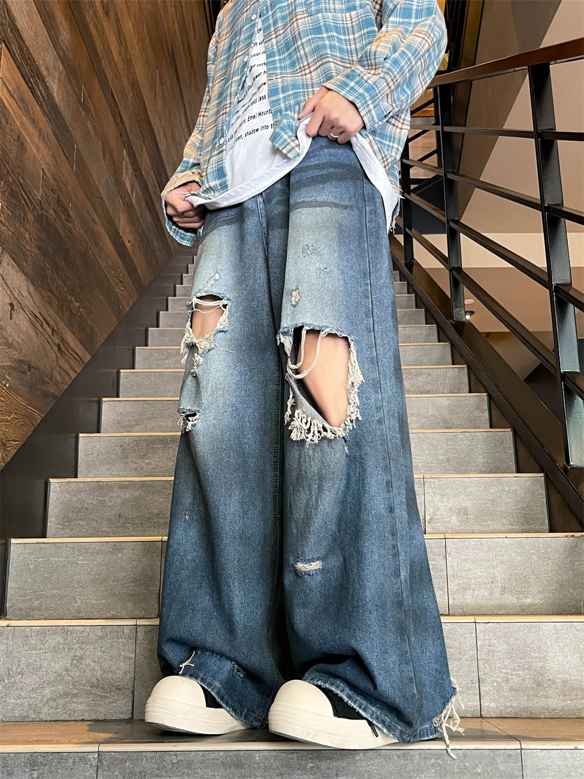 American Sle Loose Fit Men's Jeans with Hole Design Streetwear Vintage Waed Wide Leg Pants Casual Summer Jeans
American Sle Loose Fit Men's Jeans with Hole Design Streetwear Vintage Waed Wide Leg Pants Casual Summer Jeans