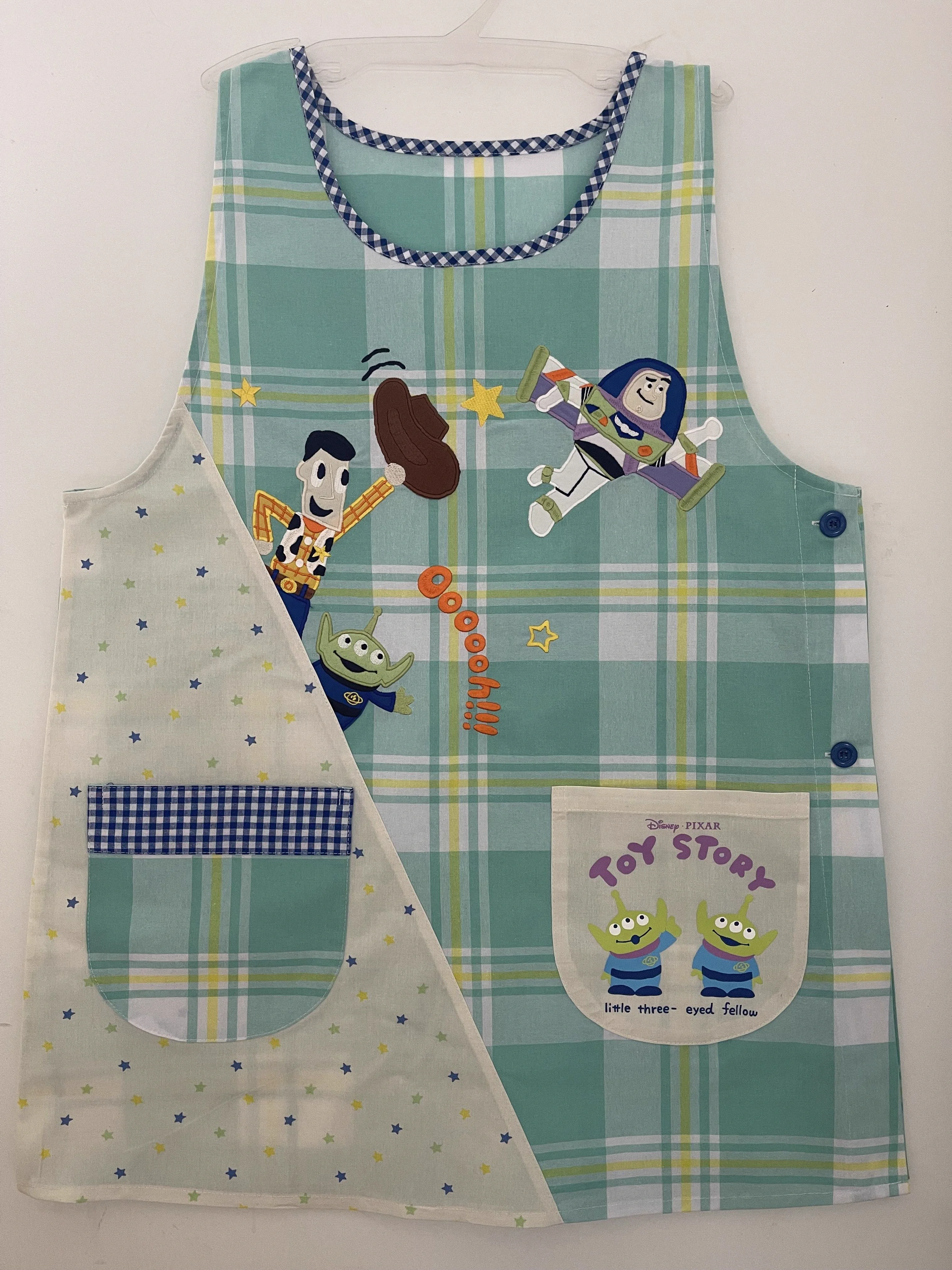 Фартук Disney Toy Story из полиэстера и хлопка для взрослых, женский и мужской домашний кухонный фартук Avental De Cozinha Delantal Cocina, большой размер
Фартук Disney Toy Story из полиэстера и хлопка для взрослых, женский и мужской домашний кухонный фартук Avental De Cozinha Delantal Cocina, большой размер