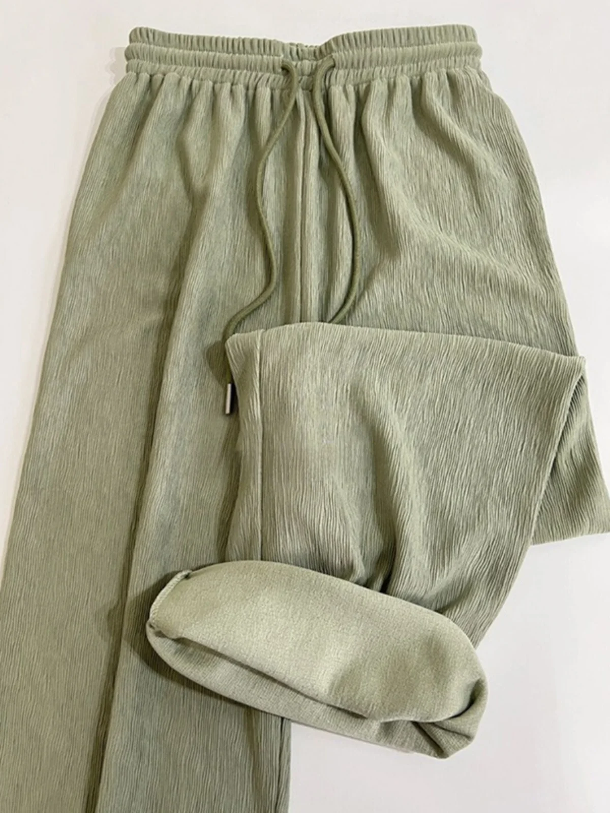 High Waist Wide Leg Pants Textured Ice Silk Thin Loose Summer Casual Trousers Korean Style Straight Cut Loose Fit Trousers
High Waist Wide Leg Pants Textured Ice Silk Thin Loose Summer Casual Trousers Korean Style Straight Cut Loose Fit Trousers