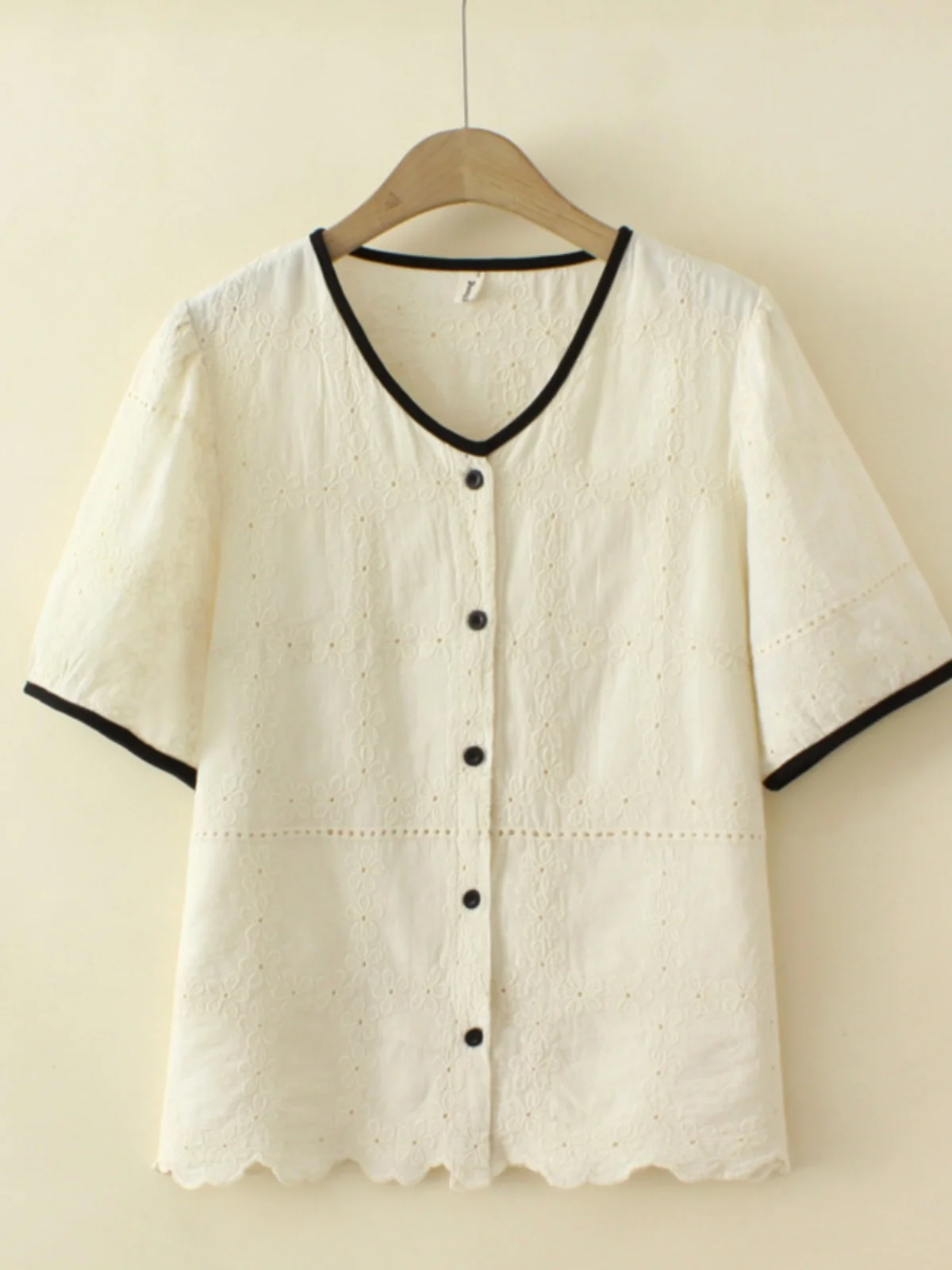 Summer Casual V-Neck Short Sleeve Shirt Women's Artistic Style Loose Fit Cotton Top Korean Commute Fashion Big Size
Summer Casual V-Neck Short Sleeve Shirt Women's Artistic Style Loose Fit Cotton Top Korean Commute Fashion Big Size