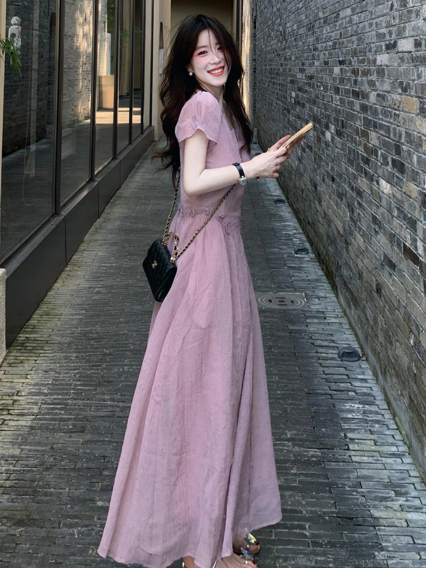 Нежное летнее платье Gentle Wind Purple для женщин: новое, элегантное, премиум-класса, длинное, в японском стиле, с эффектом высокого качества.
Нежное летнее платье Gentle Wind Purple для женщин: новое, элегантное, премиум-класса, длинное, в японском стиле, с эффектом высокого качества.