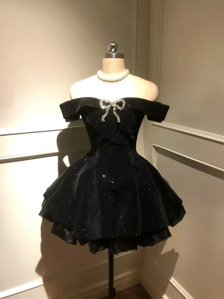 Black French Vintage Elegant Design Woman Dress Gothic Off Shoulder Retro Mini Dress Female Fairy Birthday Party Chic Outfits
Black French Vintage Elegant Design Woman Dress Gothic Off Shoulder Retro Mini Dress Female Fairy Birthday Party Chic Outfits