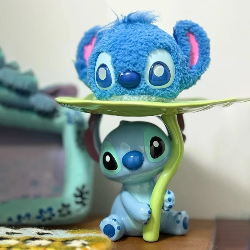 New Genuine Disney Showcase Stitch Ceramic Figurine Lotus Leaf Storage Tray Desktop Decoration Toys And Ornaments Toy Gift
New Genuine Disney Showcase Stitch Ceramic Figurine Lotus Leaf Storage Tray Desktop Decoration Toys And Ornaments Toy Gift 