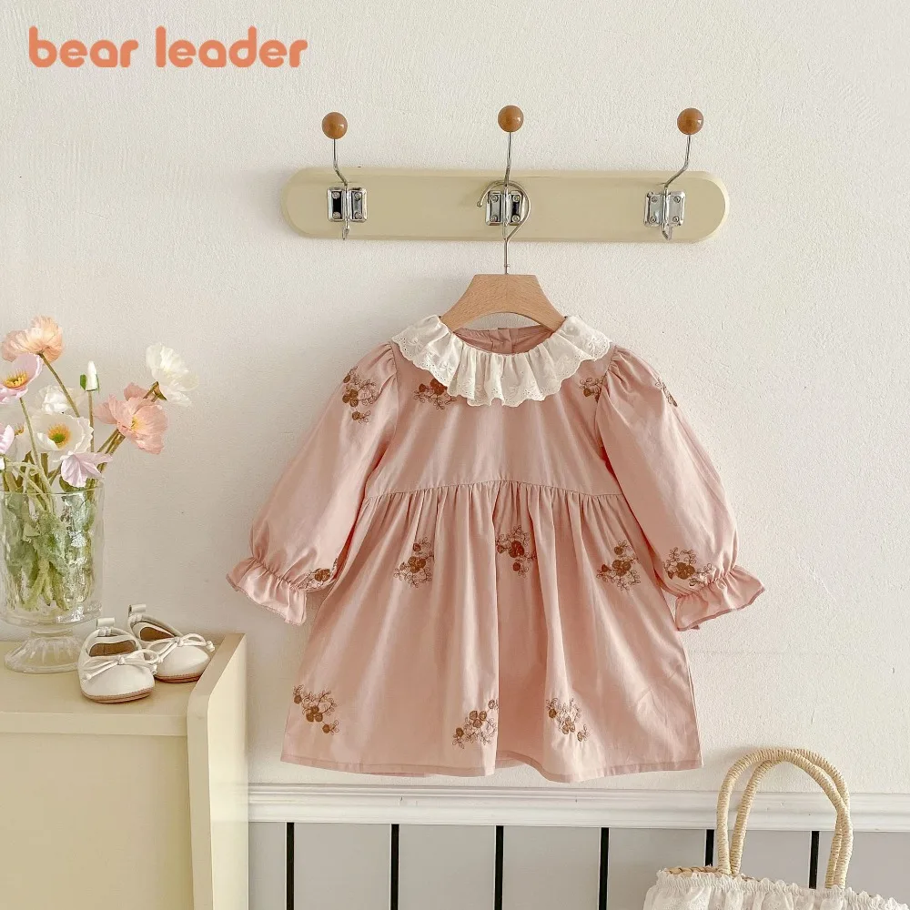 Bear Leader 2-6 лет, корейская версия, детское платье с розовым цветком и длинными рукавами, весенне-осенние милые платья с кружевными лацканами для девочек
Bear Leader 2-6 лет, корейская версия, детское платье с розовым цветком и длинными рукавами, весенне-осенние милые платья с кружевными лацканами для девочек