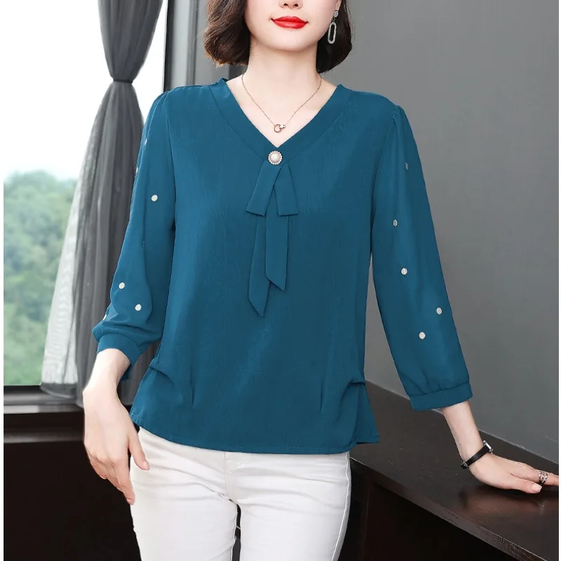 2024 New Women's Spring Simple Elegant Solid Color V-neck Bow Pullover Versatile Three-quarter Sleeve Loose Chiffon Shirt Tops
2024 New Women's Spring Simple Elegant Solid Color V-neck Bow Pullover Versatile Three-quarter Sleeve Loose Chiffon Shirt Tops