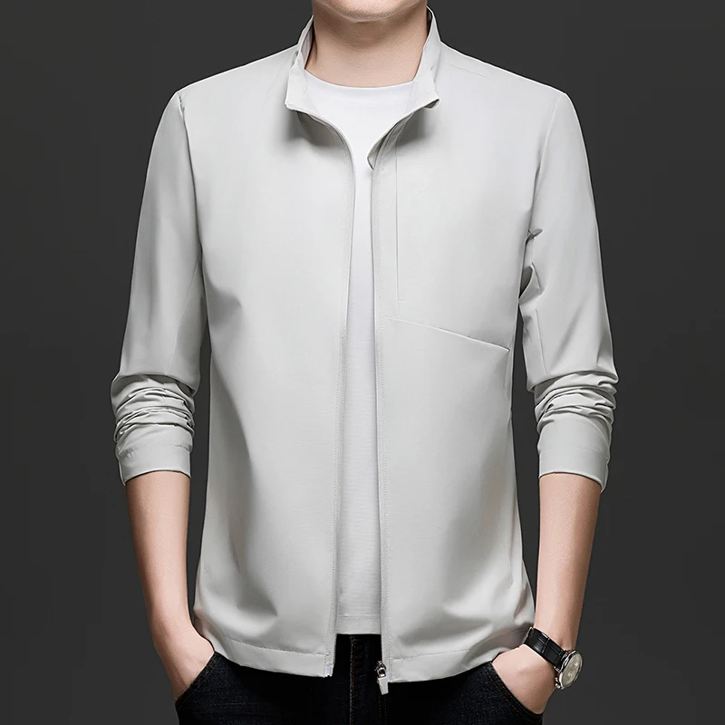 The new spring and autumn zippered long-sleeved outdoor jacket is a regular fashion season couple's style with a solid color sta
The new spring and autumn zippered long-sleeved outdoor jacket is a regular fashion season couple's style with a solid color sta