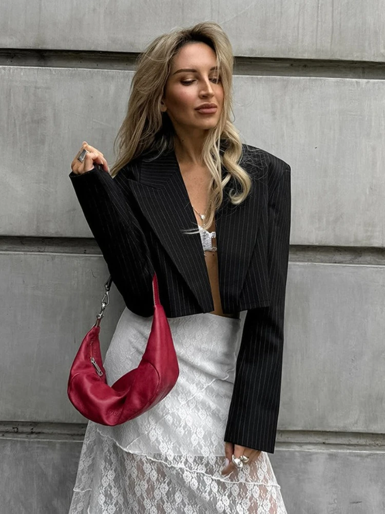 FDYOUI Fashion Retro Striped Suit Women Long Sleeve Cropped Blazers Coat Black High Street Office Lady Slim Cardigan Outerwears
FDYOUI Fashion Retro Striped Suit Women Long Sleeve Cropped Blazers Coat Black High Street Office Lady Slim Cardigan Outerwears
