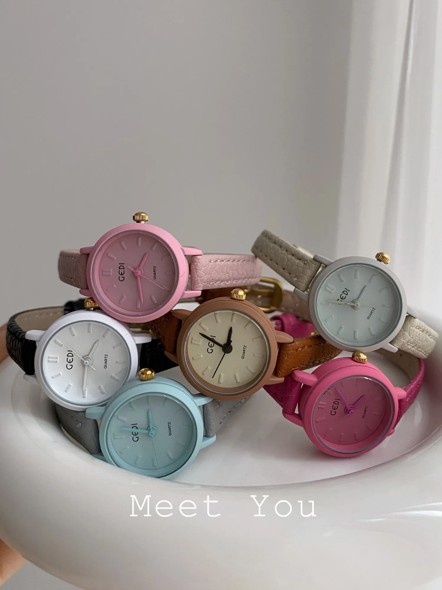 NewSmall And Exquisite Quartz Watch With A Minimalist Dial For Women A Perfect Gift For Ladies. High-Quality Women'S Wristwatch.
NewSmall And Exquisite Quartz Watch With A Minimalist Dial For Women A Perfect Gift For Ladies. High-Quality Women'S Wristwatch.