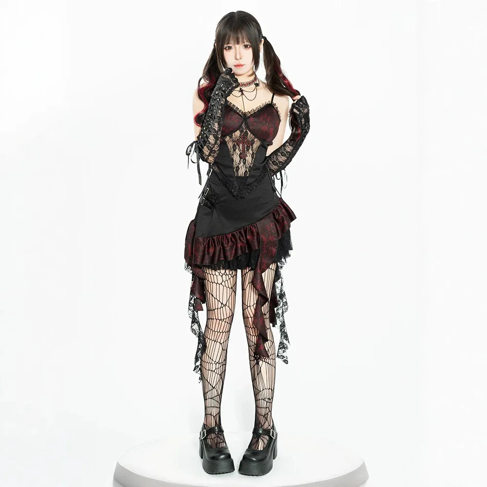 Halloween Dark Gothic Style Black Red Lace Halter Short Skirt Set Subculture Street Snap Set Women's Fashion Costume
Halloween Dark Gothic Style Black Red Lace Halter Short Skirt Set Subculture Street Snap Set Women's Fashion Costume