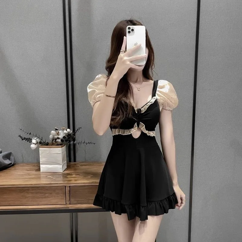 Swimsuit Women's Super Fairy 2025 New One-piece Dress with Flat Angles Covering Belly to Make You Look Slim and Sexy
Swimsuit Women's Super Fairy 2025 New One-piece Dress with Flat Angles Covering Belly to Make You Look Slim and Sexy