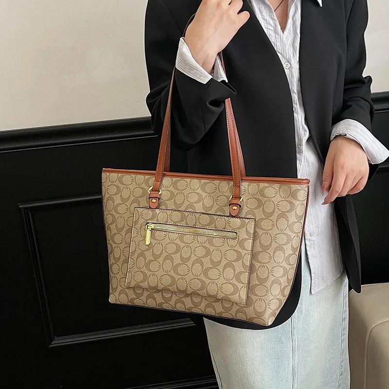 Сумка-тоут с монограммой на молнии, просторный кошелек на плечо для женщин, классическая сумка для покупок, роскошная сумка «день-ночь», модная сумка с верхней ручкой  
Сумка-тоут с монограммой на молнии, просторный кошелек на плечо для женщин, классическая сумка для покупок, роскошная сумка «день-ночь», модная сумка с верхней ручкой 