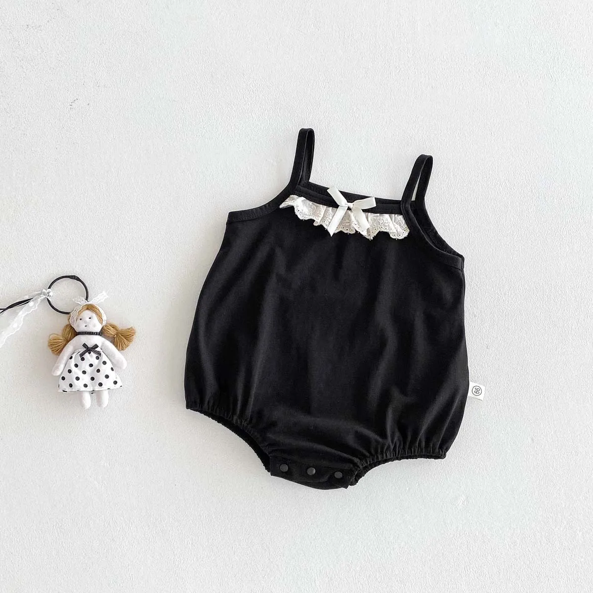 Summer New Girls' Suspender Bag Fart Ha Clothes Korean Version Lace Bow Baby Jumpsuit Baby Outdoor Climbing Clothes
Summer New Girls' Suspender Bag Fart Ha Clothes Korean Version Lace Bow Baby Jumpsuit Baby Outdoor Climbing Clothes