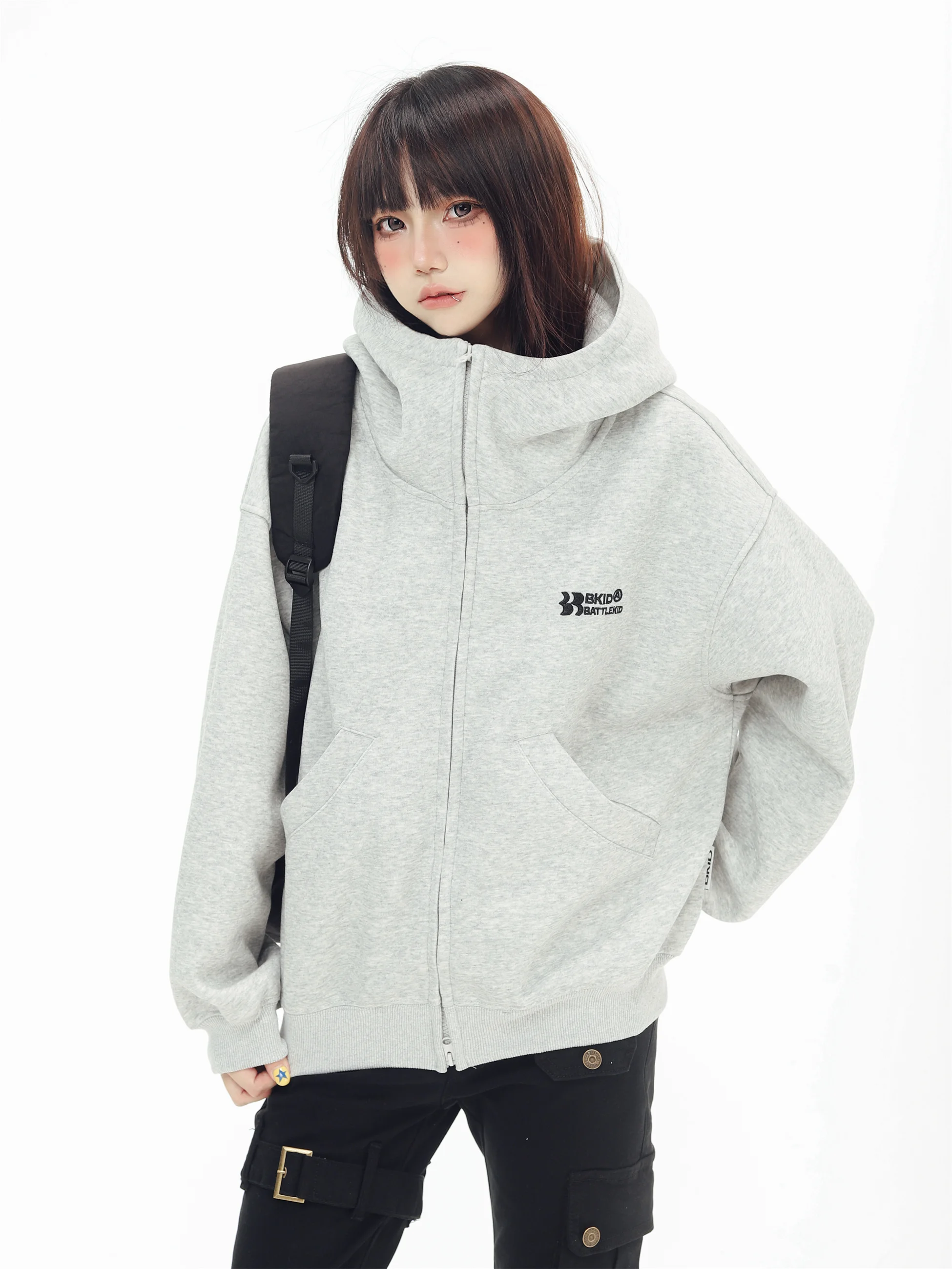 KESOAK Американский ретро открытый кардиган с высоким воротником и капюшоном Jaet, осенние новые свободные повседневные топы для пар, смесь хлопка и полиэстера
KESOAK Американский ретро открытый кардиган с высоким воротником и капюшоном Jaet, осенние новые свободные повседневные топы для пар, смесь хлопка и полиэстера