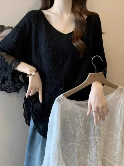 Sweet Style Embroidered Lace Shirt V-Neck Half Sleeve Women's Loose Fit Belly Covering Slimming Top Fashionable Mid-Length
Sweet Style Embroidered Lace Shirt V-Neck Half Sleeve Women's Loose Fit Belly Covering Slimming Top Fashionable Mid-Length