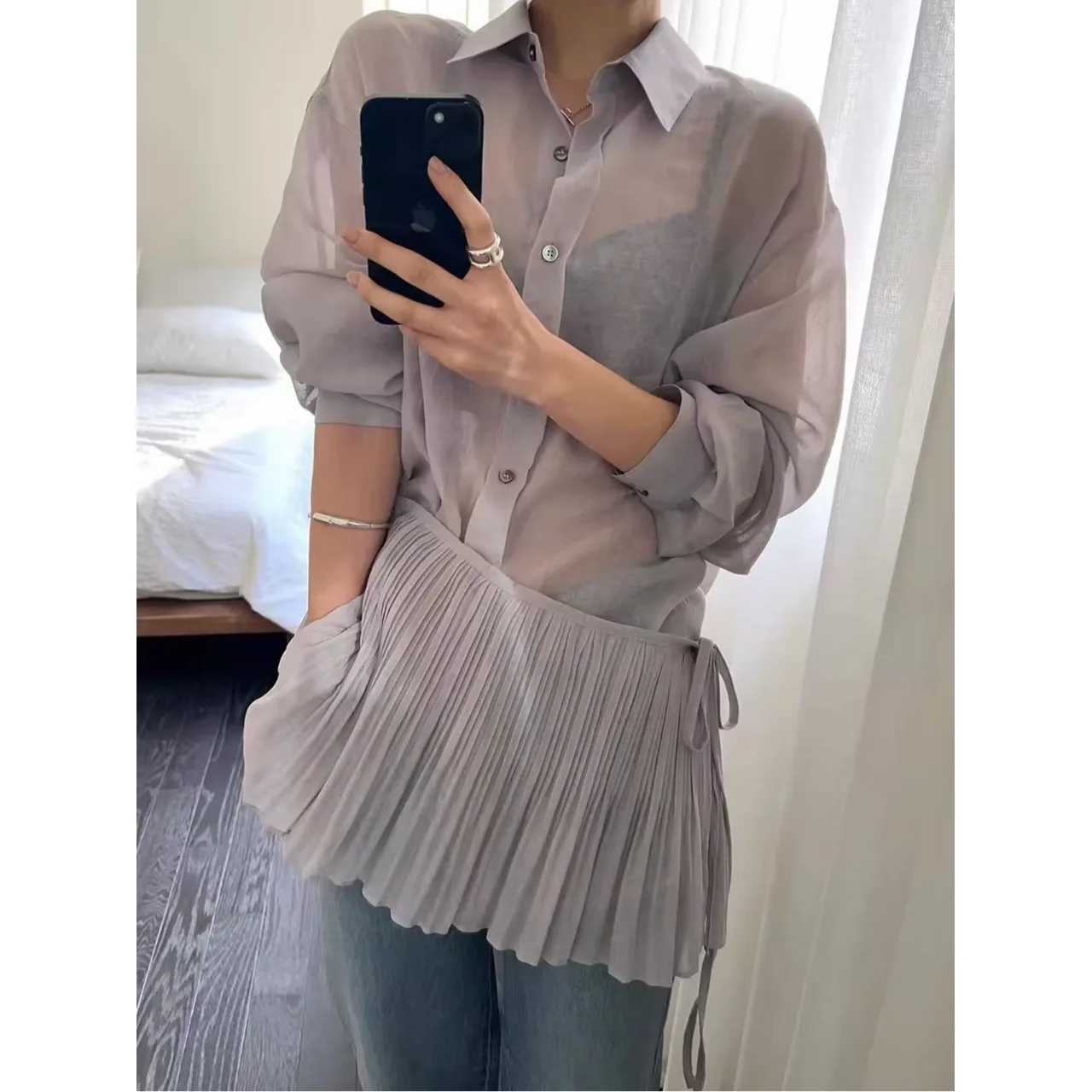 Korean Style Chic Spring Summer Fashion Thin Pleated Shirt Layering Tube Top Short Skirt Two Piece Set Women's Casual Wear
Korean Style Chic Spring Summer Fashion Thin Pleated Shirt Layering Tube Top Short Skirt Two Piece Set Women's Casual Wear