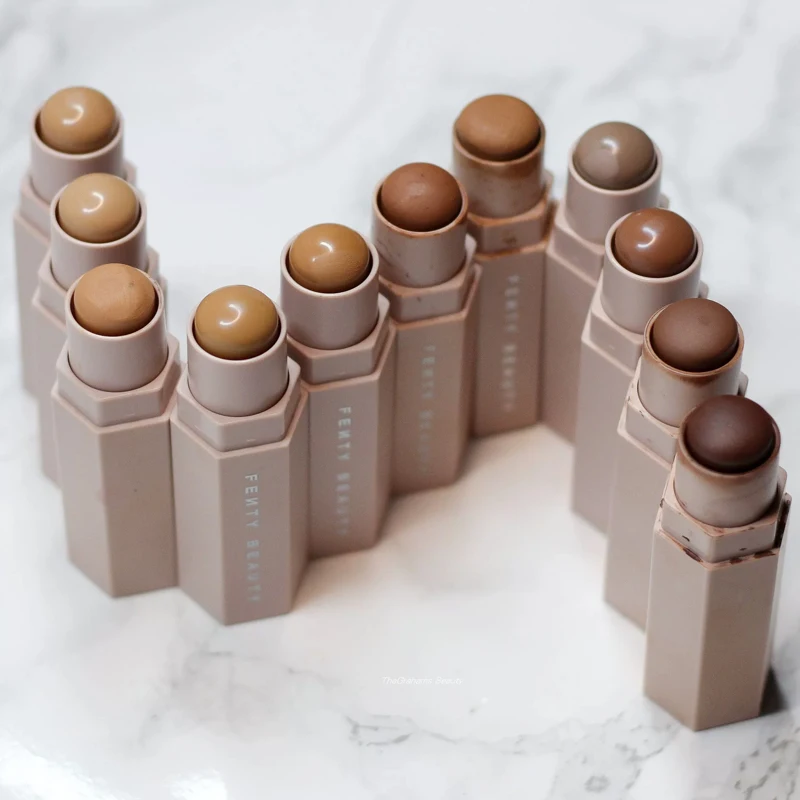 Модный контурный стик Fenty Beauty: консилер, хайлайтер, матовый натуральный стойкий контур для лица, косметика для макияжа
Модный контурный стик Fenty Beauty: консилер, хайлайтер, матовый натуральный стойкий контур для лица, косметика для макияжа