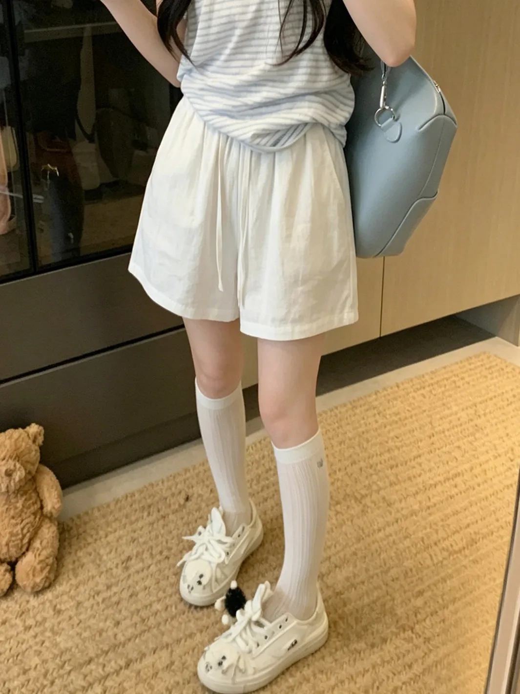High Waist Wide Leg Casual Pants Women's Summer New Loose Slimming Pure Color Versatile Simple Style Loose Trousers Shorts
High Waist Wide Leg Casual Pants Women's Summer New Loose Slimming Pure Color Versatile Simple Style Loose Trousers Shorts