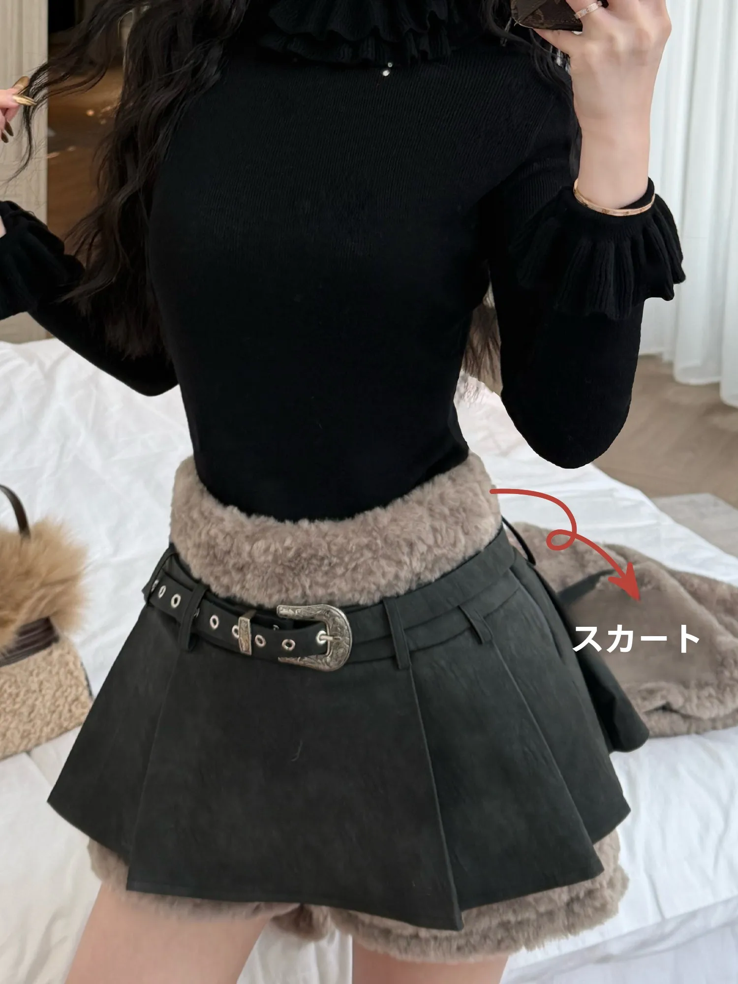 LADIES FIRST Spicy Girl Metal Belted Suede Skirt Fleece Lined Short Pants Skirt High Waist A-Line Casual Winter Dress
LADIES FIRST Spicy Girl Metal Belted Suede Skirt Fleece Lined Short Pants Skirt High Waist A-Line Casual Winter Dress