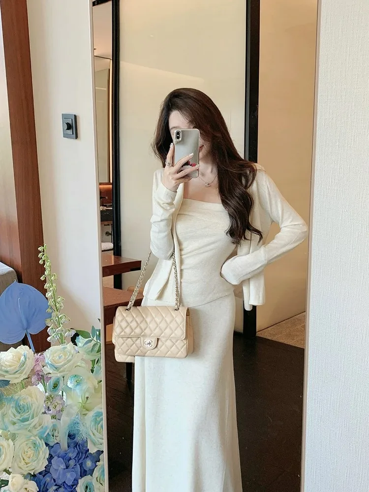 French Style Knitted Cardigan Strap Long Skirt Three-Piece Set Women's Spring High Waist A-Line Dress Elegant Design
French Style Knitted Cardigan Strap Long Skirt Three-Piece Set Women's Spring High Waist A-Line Dress Elegant Design