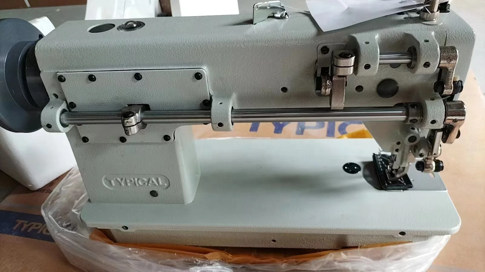 Кожаный GC6360 Верхняя Нижняя кормовая лапка для швейной машины Lockstitch 0303
Кожаный GC6360 Верхняя Нижняя кормовая лапка для швейной машины Lockstitch 0303