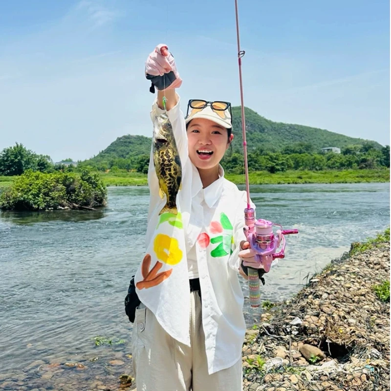 Haut ton Pink Macaron Lure Fishing Rod Full Set Ultralight Micro Long Casting Spinning Casting For Beginner Women Angler Outdoor
Haut ton Pink Macaron Lure Fishing Rod Full Set Ultralight Micro Long Casting Spinning Casting For Beginner Women Angler Outdoor