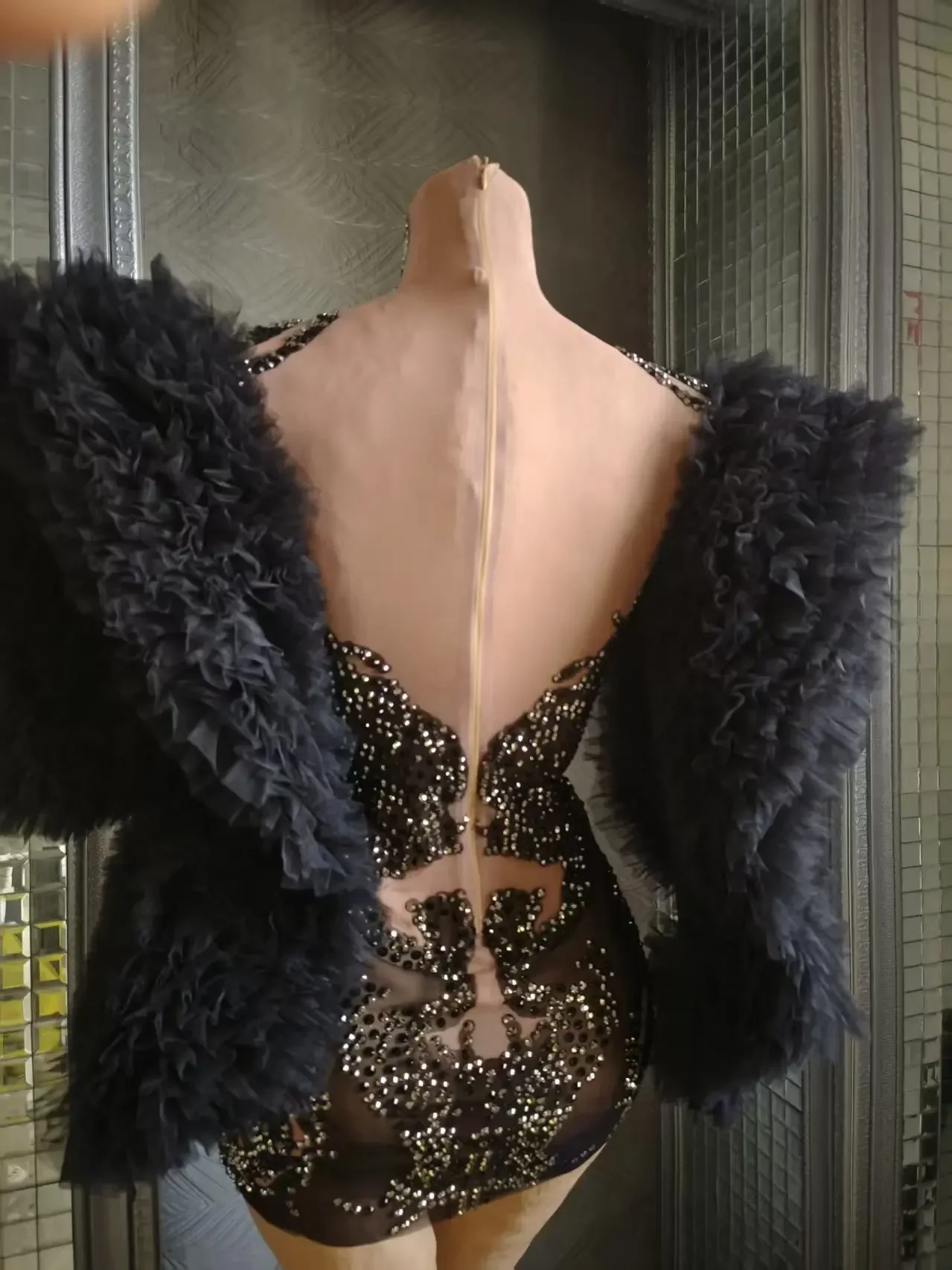 Performance Stage Costume Sexy Luxury Crystals Gauze Sleeves Celebrity Mesh See Through Mini High Stretch Birthday Dress
Performance Stage Costume Sexy Luxury Crystals Gauze Sleeves Celebrity Mesh See Through Mini High Stretch Birthday Dress